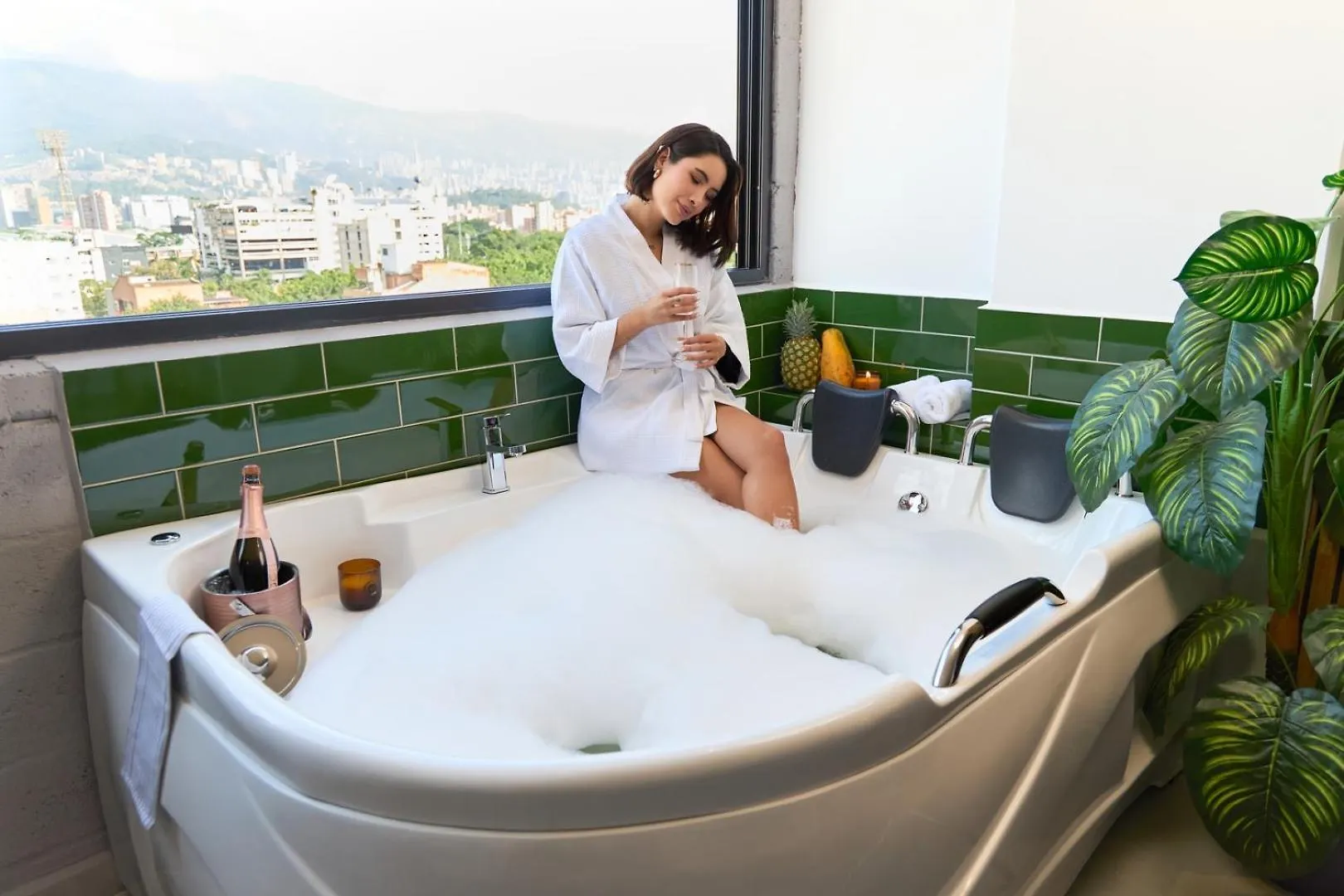 Luxurious Jacuzzi Aparta-Suite Stadio Rosa Negra Medellín 0*,  Colombia